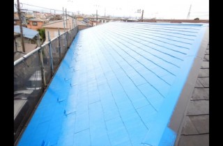 コロニアル屋根とは？メリット・デメリットや屋根塗装をする時期の目安を解説サムネイル